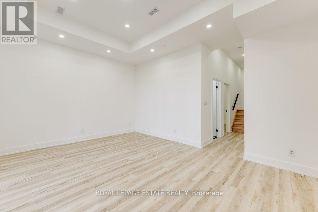 4 Lunness Road, Toronto, Ontario  M8W 4M3 - Photo 43 - W13637964
