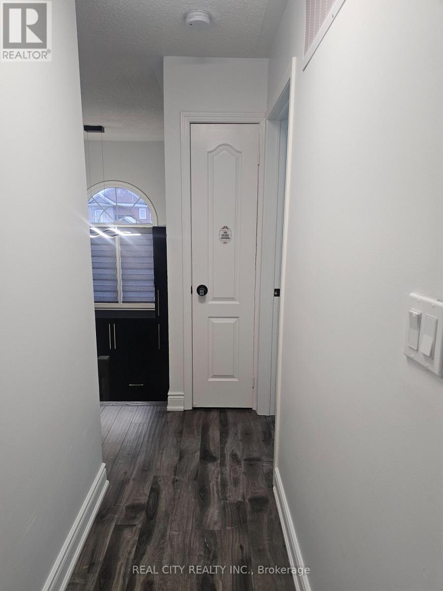 1680 Samuelson Circle, Mississauga, Ontario  L5N 7Z7 - Photo 28 - W13637968