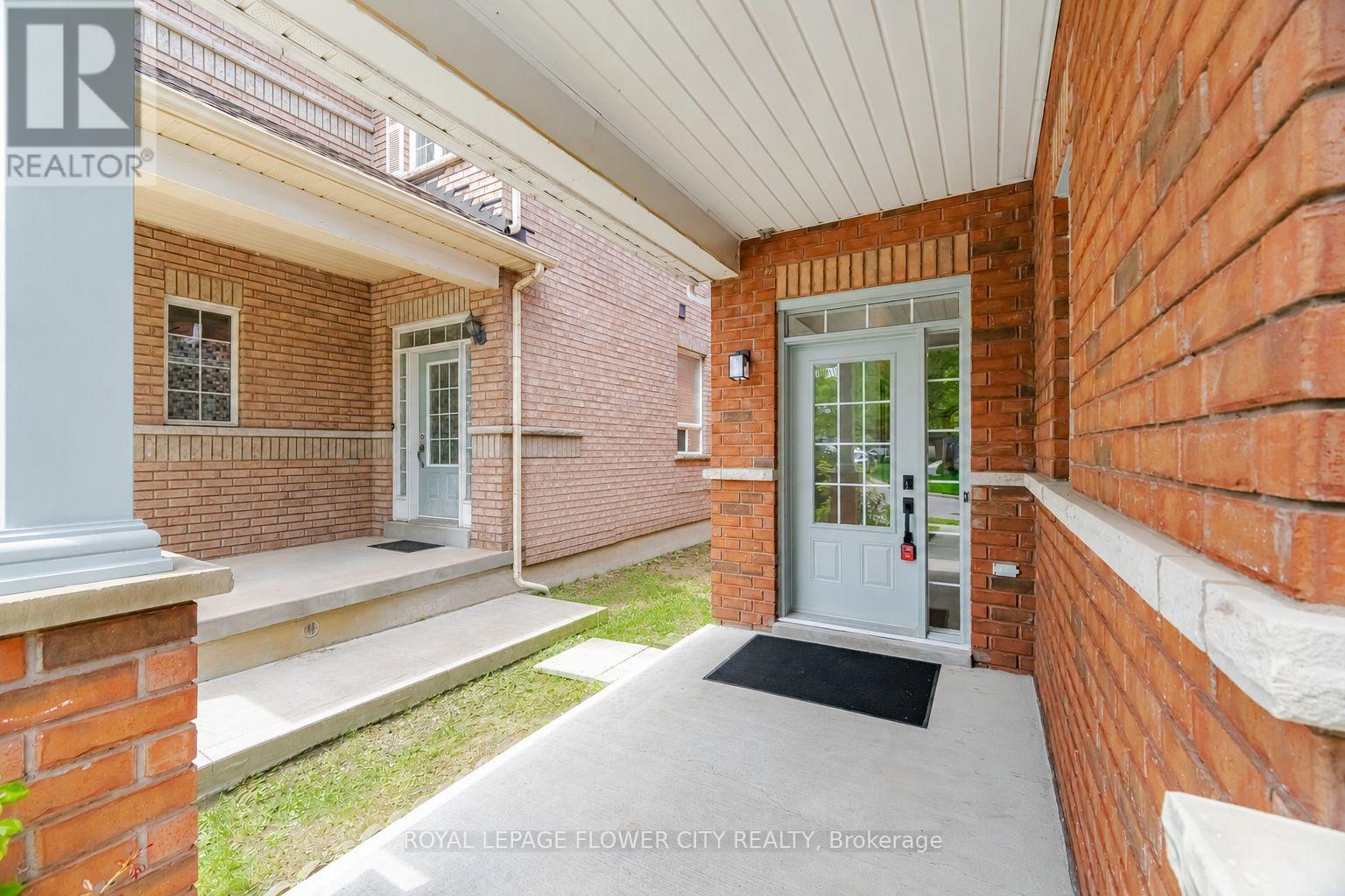 24 Martree Crescent, Brampton, Ontario  L6V 4R3 - Photo 3 - W13637984