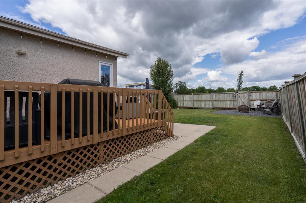 109 Harlesden Drive, Winnipeg, Manitoba  R2N 3V2 - Photo 28 - 202619469