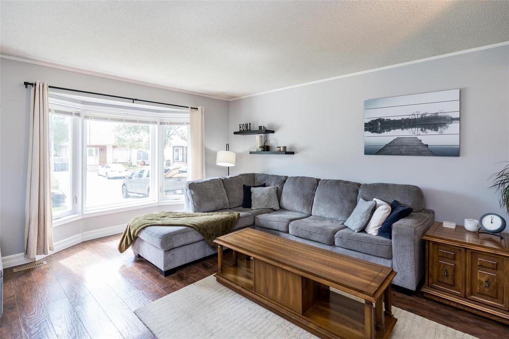 109 Harlesden Drive, Winnipeg, Manitoba  R2N 3V2 - Photo 7 - 202619469
