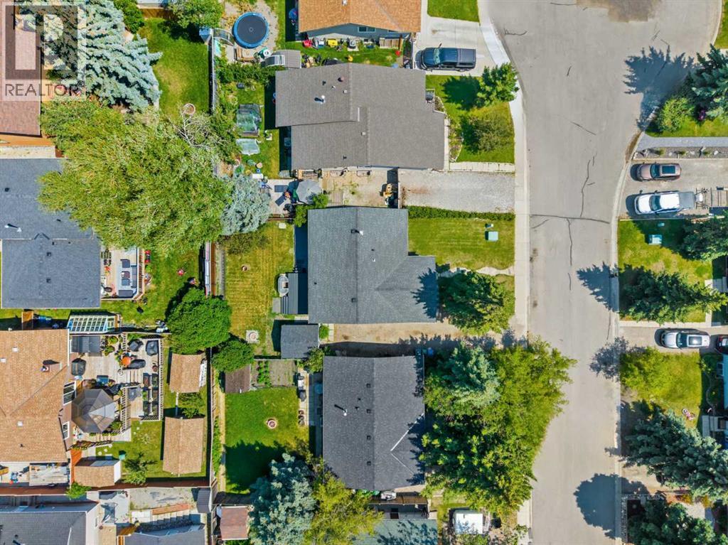 125 Carr Place, okotoks, Alberta
