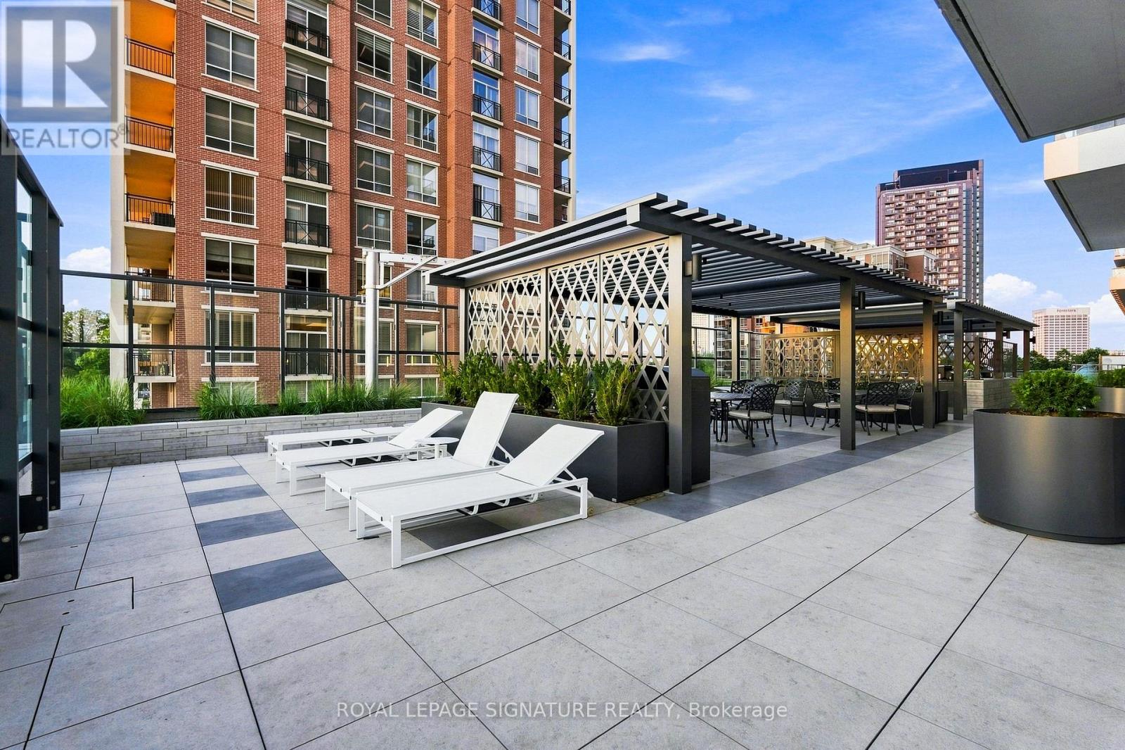 2709 - 10 Inn On The Park Drive, Toronto, Ontario  M3C 0P9 - Photo 49 - C13633350