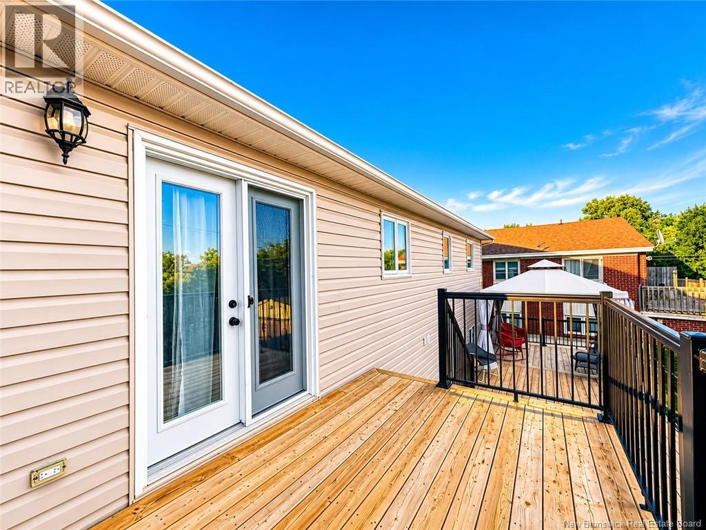 527 St Anne Road, Bathurst, New Brunswick  E2A 2N5 - Photo 12 - NB145329