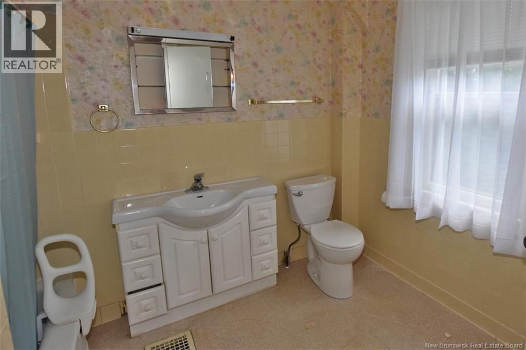 865 Barker Street, Fredericton, New Brunswick  E3A 3K4 - Photo 28 - NB145315
