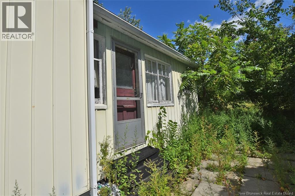 865 Barker Street, Fredericton, New Brunswick  E3A 3K4 - Photo 7 - NB145315