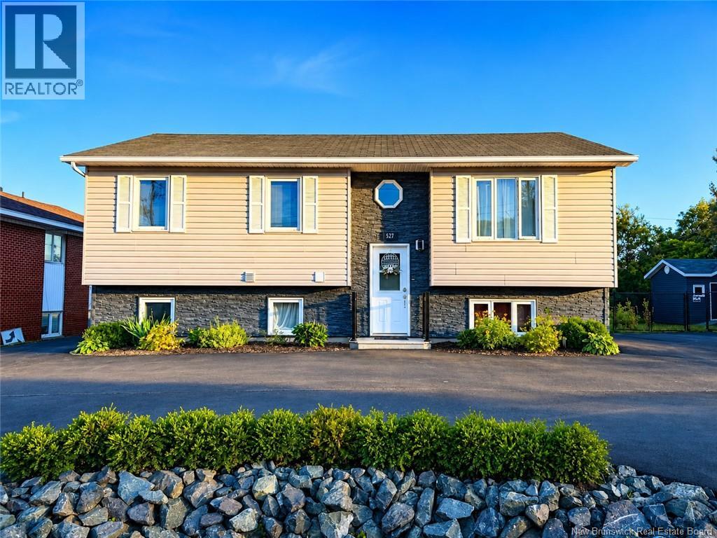 527 St Anne Road, Bathurst, New Brunswick  E2A 2N5 - Photo 1 - NB145314