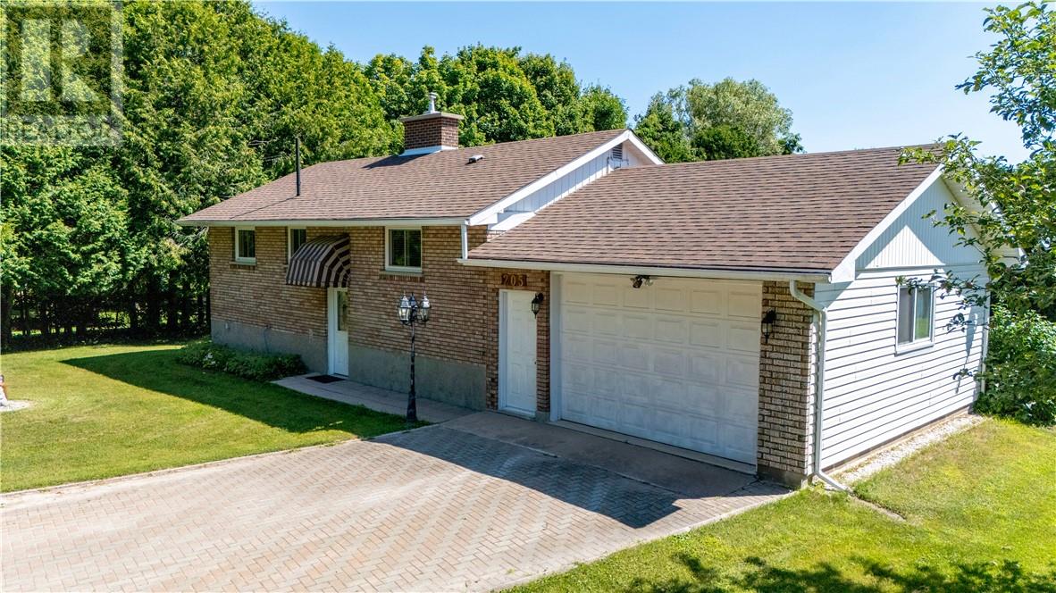 205 Limberlost Lane, Mindemoya, Ontario  P0P 1S0 - Photo 2 - 2129566