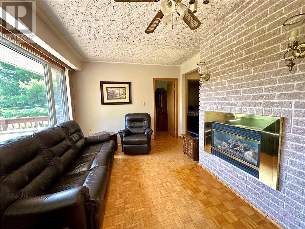 205 Limberlost Lane, Mindemoya, Ontario  P0P 1S0 - Photo 7 - 2129566