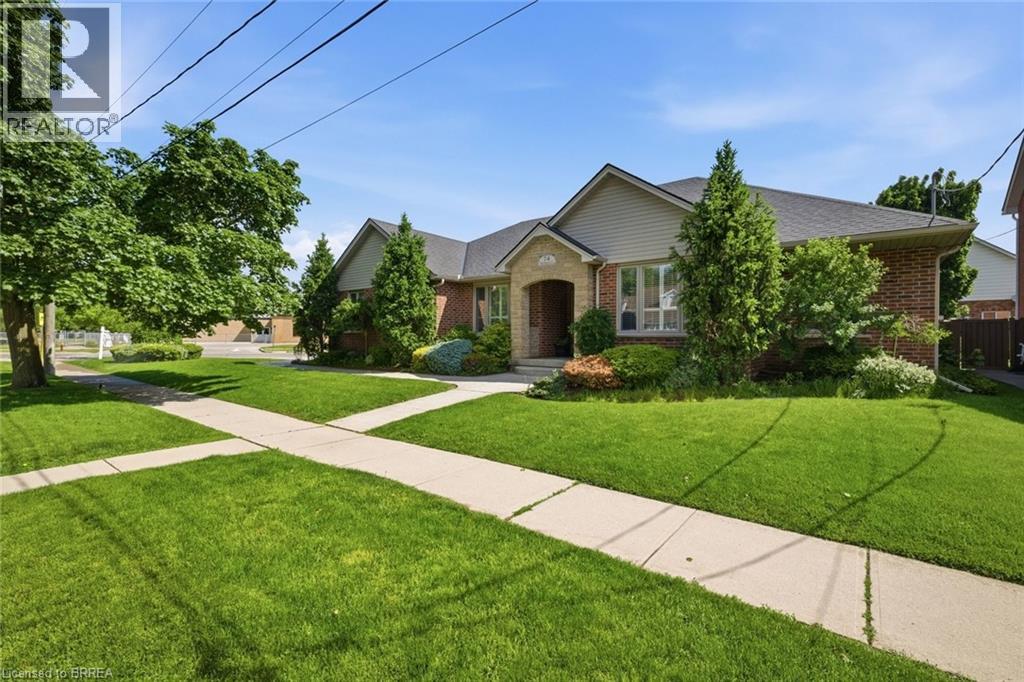 74 Franklin Street, Brantford, Ontario  N3R 1T4 - Photo 2 - 40824306