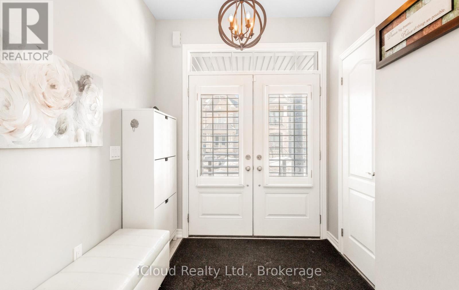 65 Stowmarket Street N, Caledon, Ontario  L7C 4B1 - Photo 3 - W13638090