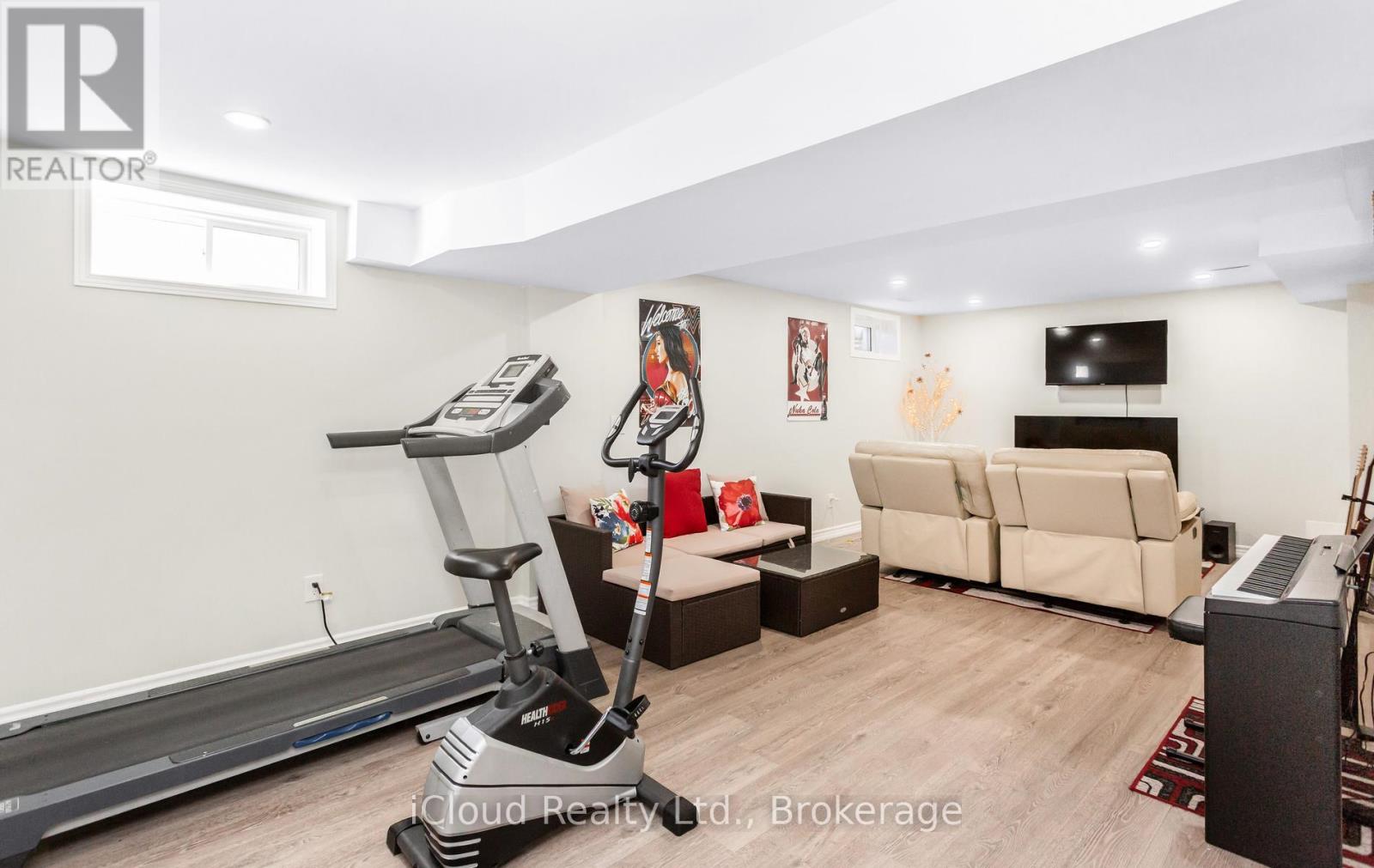65 Stowmarket Street N, Caledon, Ontario  L7C 4B1 - Photo 43 - W13638090