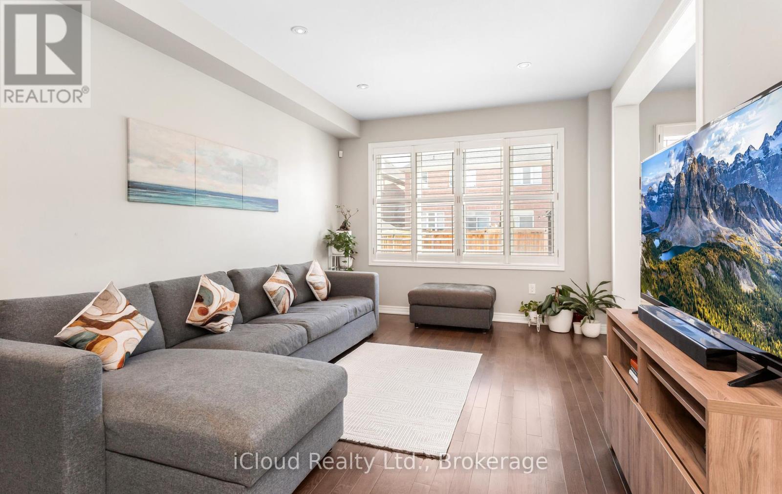 65 Stowmarket Street N, Caledon, Ontario  L7C 4B1 - Photo 7 - W13638090