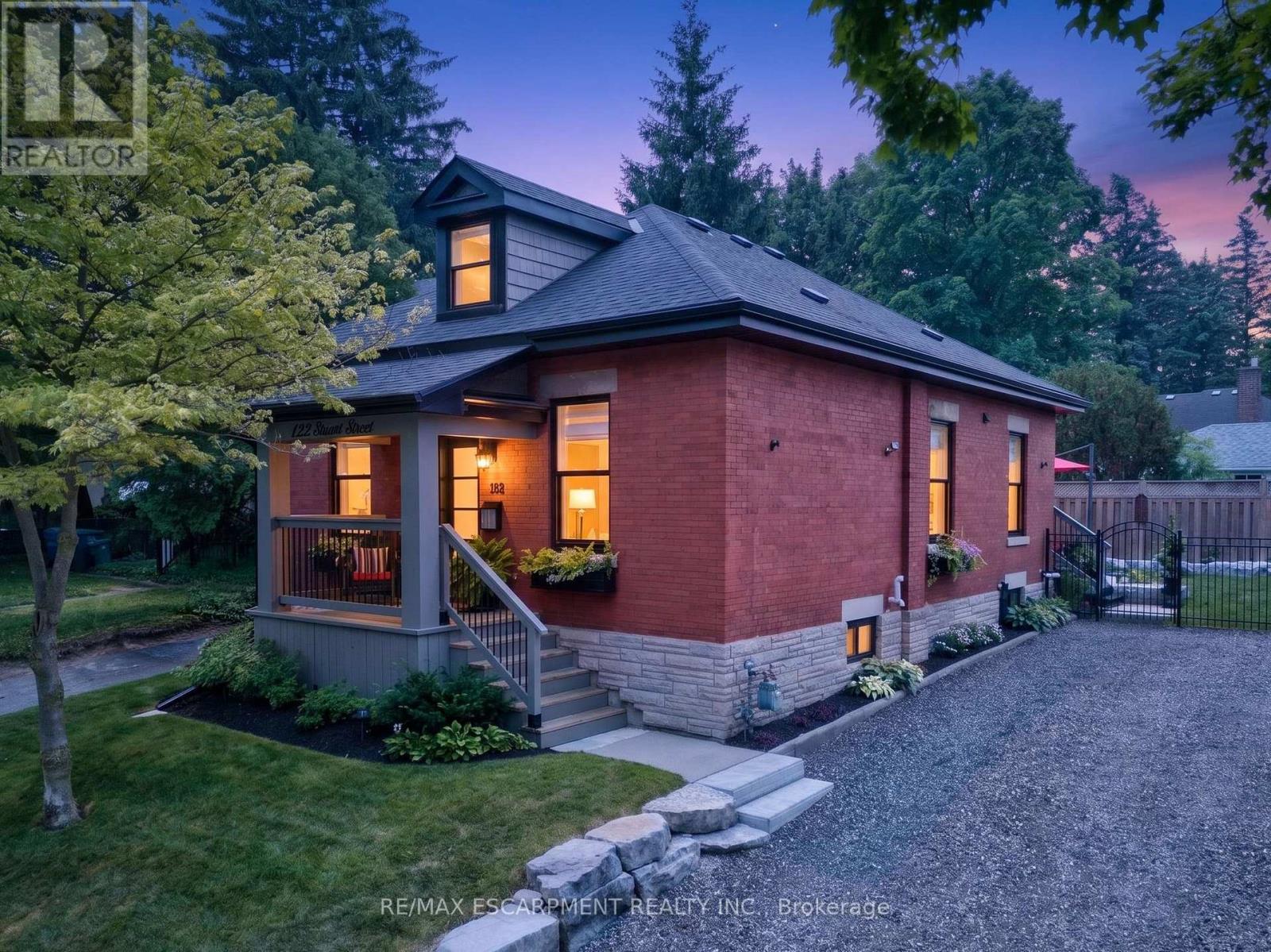 122 STUART STREET, Guelph, Ontario