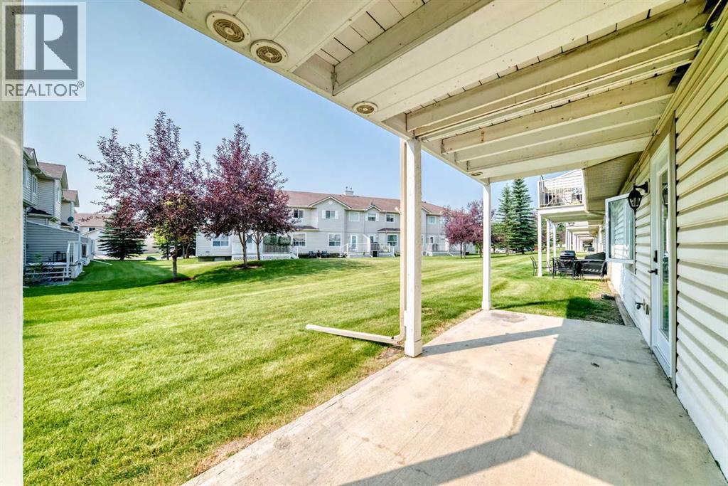 108 Douglas Glen Park SE, Calgary, Alberta  T2Z 3Z3 - Photo 3 - A2333012