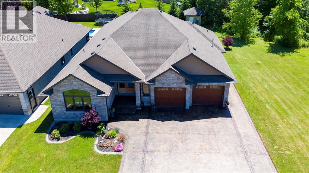 3849 FERNE AVENUE Plympton-Wyoming Ontario Canada N0N1E0 3