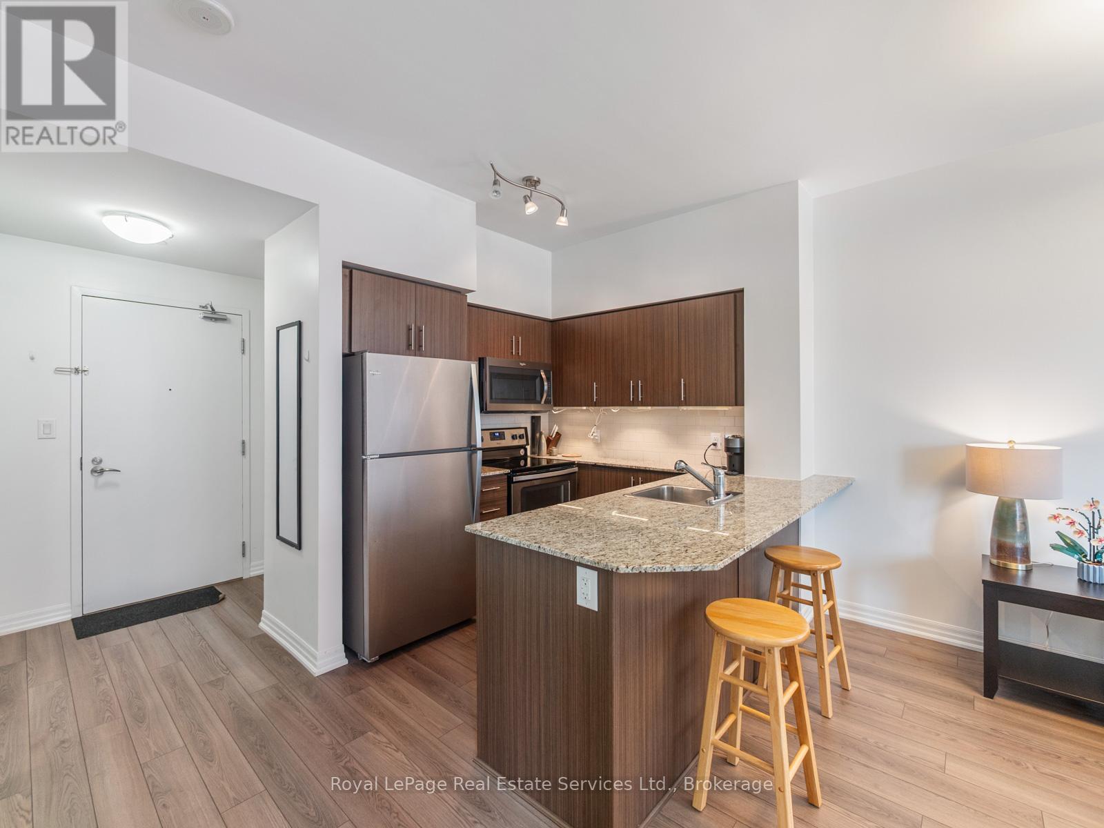 709 - 111 Worsley Street, Barrie, Ontario  L4M 0J5 - Photo 3 - S12833758