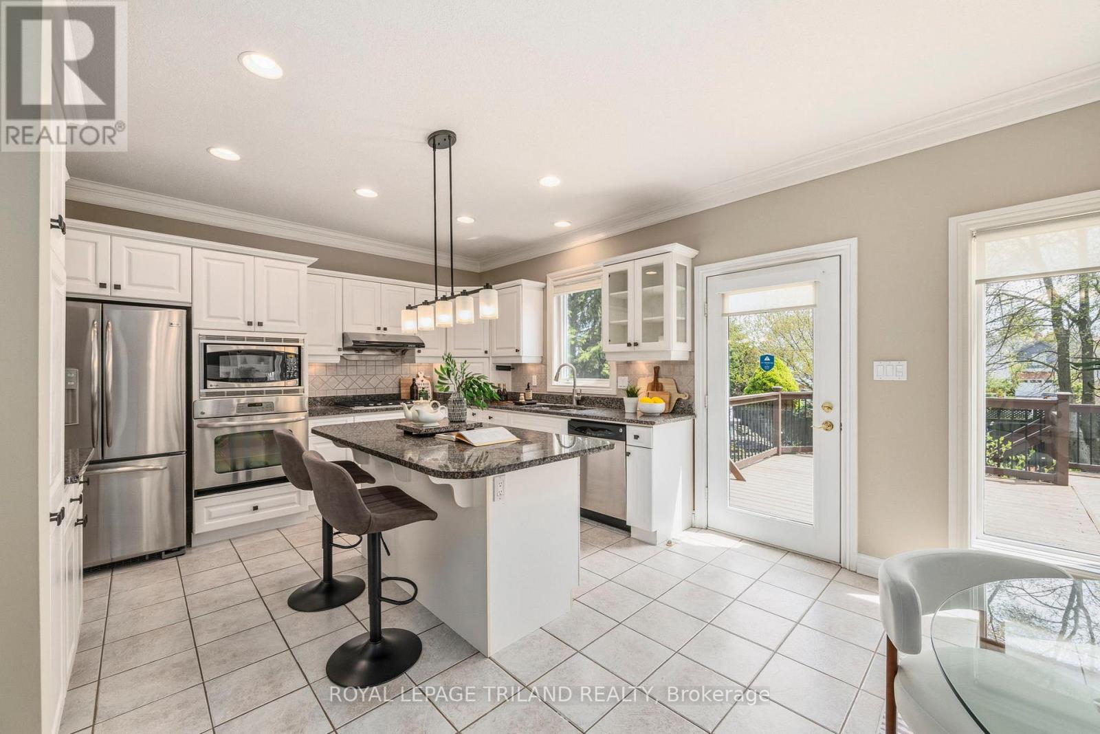 56 Glenridge Crescent, London North (North A), Ontario  N6G 4W6 - Photo 10 - X13638136