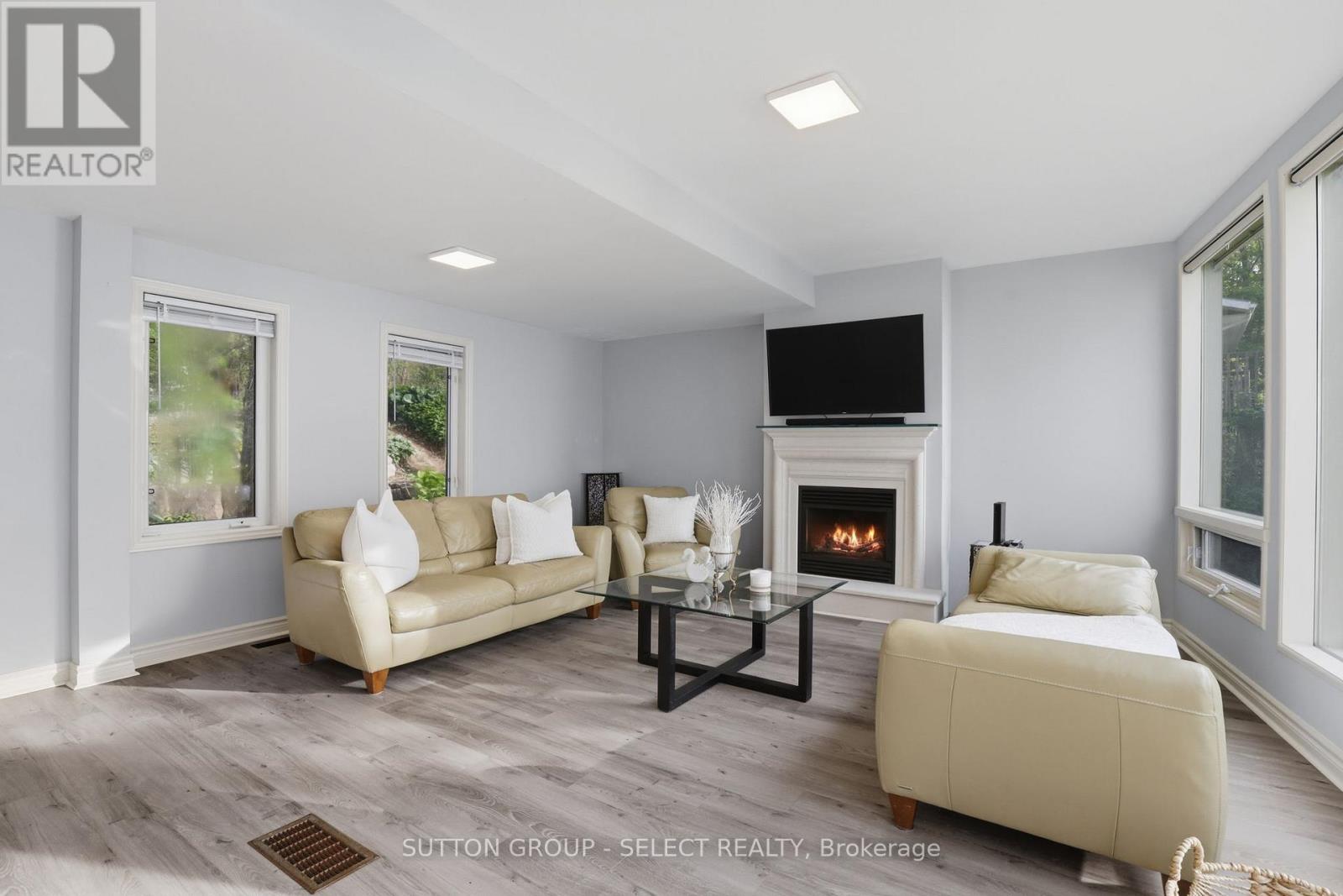 5284 Cliff Road, Lambton Shores, Ontario  N0N 1J7 - Photo 10 - X13638172