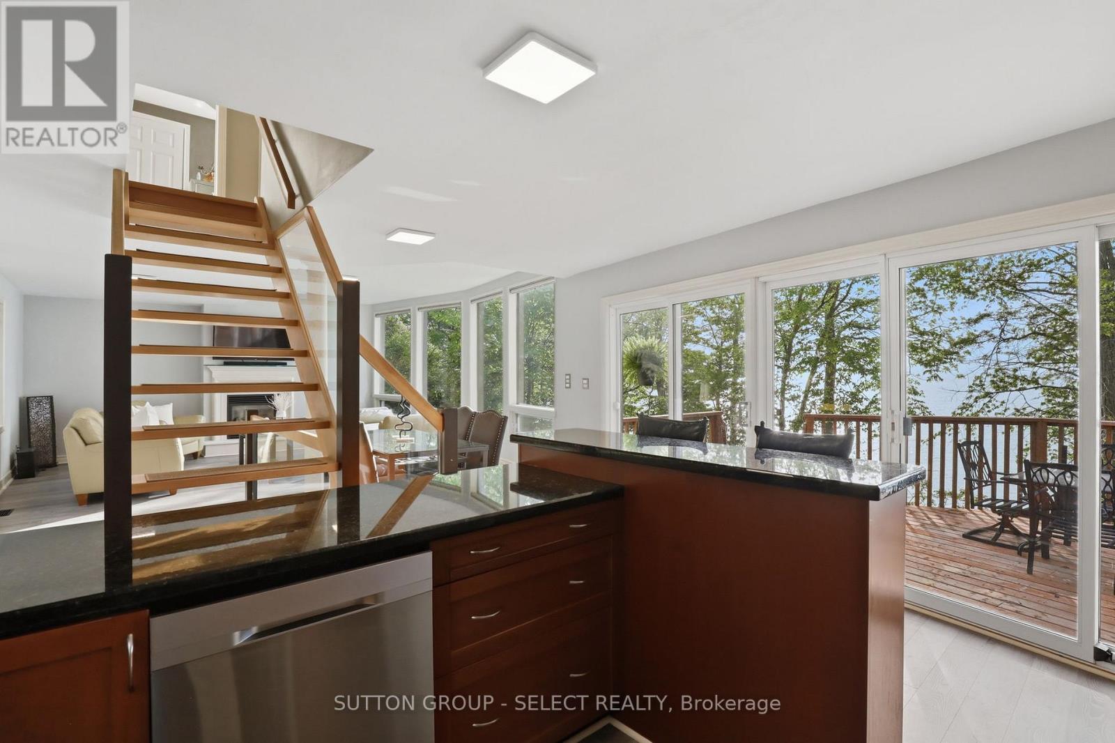 5284 Cliff Road, Lambton Shores, Ontario  N0N 1J7 - Photo 17 - X13638172