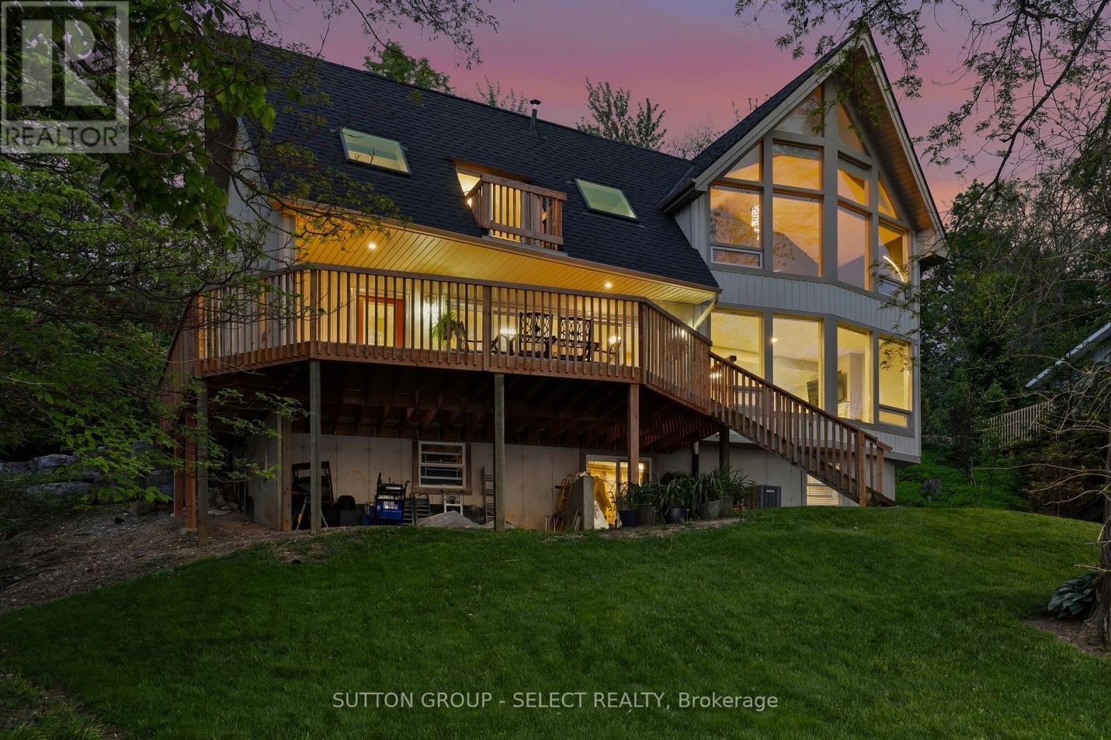 5284 Cliff Road, Lambton Shores, Ontario  N0N 1J7 - Photo 2 - X13638172