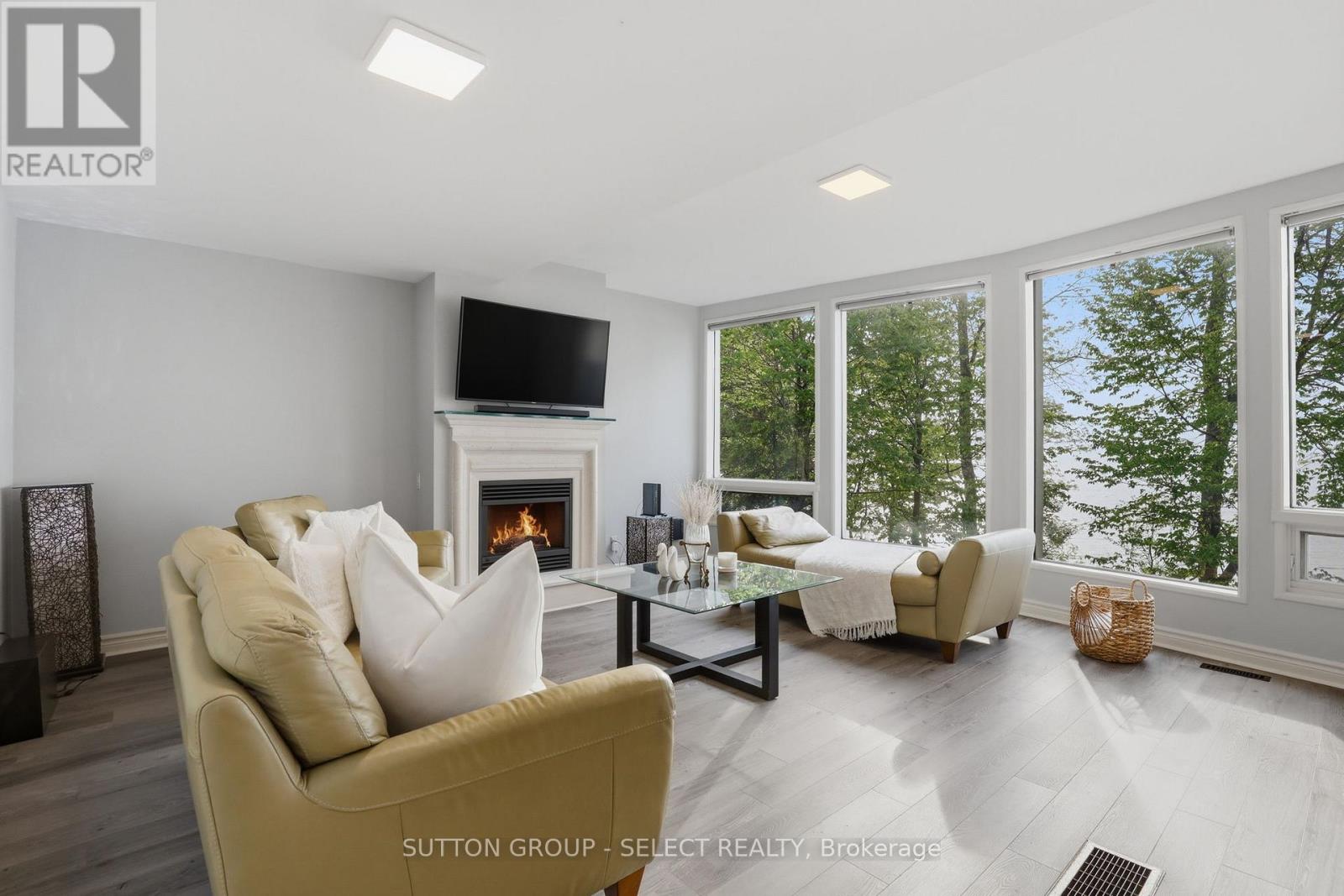 5284 Cliff Road, Lambton Shores, Ontario  N0N 1J7 - Photo 6 - X13638172