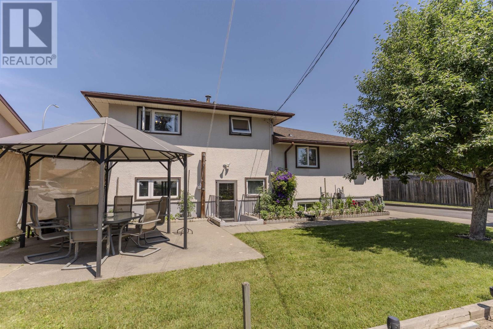 402 Victoria Ave W, Thunder Bay, Ontario  P7C 1G7 - Photo 2 - TB2601875
