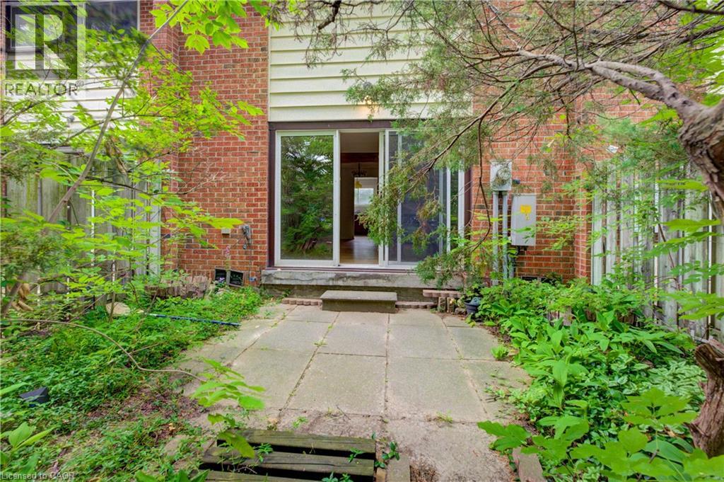 201 Silvercreek Pathway N Unit# 14, Guelph, Ontario  N1H 3T4 - Photo 2 - 40851525