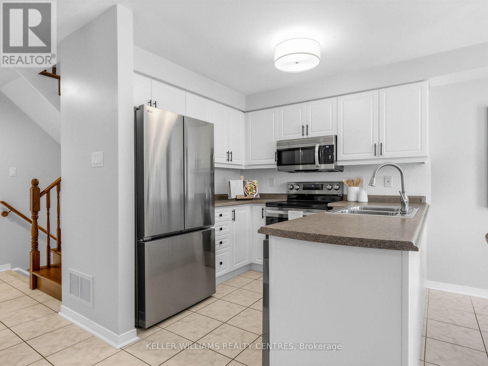 174 Flagstone Way, Newmarket, Ontario  L3X 2Z7 - Photo 12 - N13638144