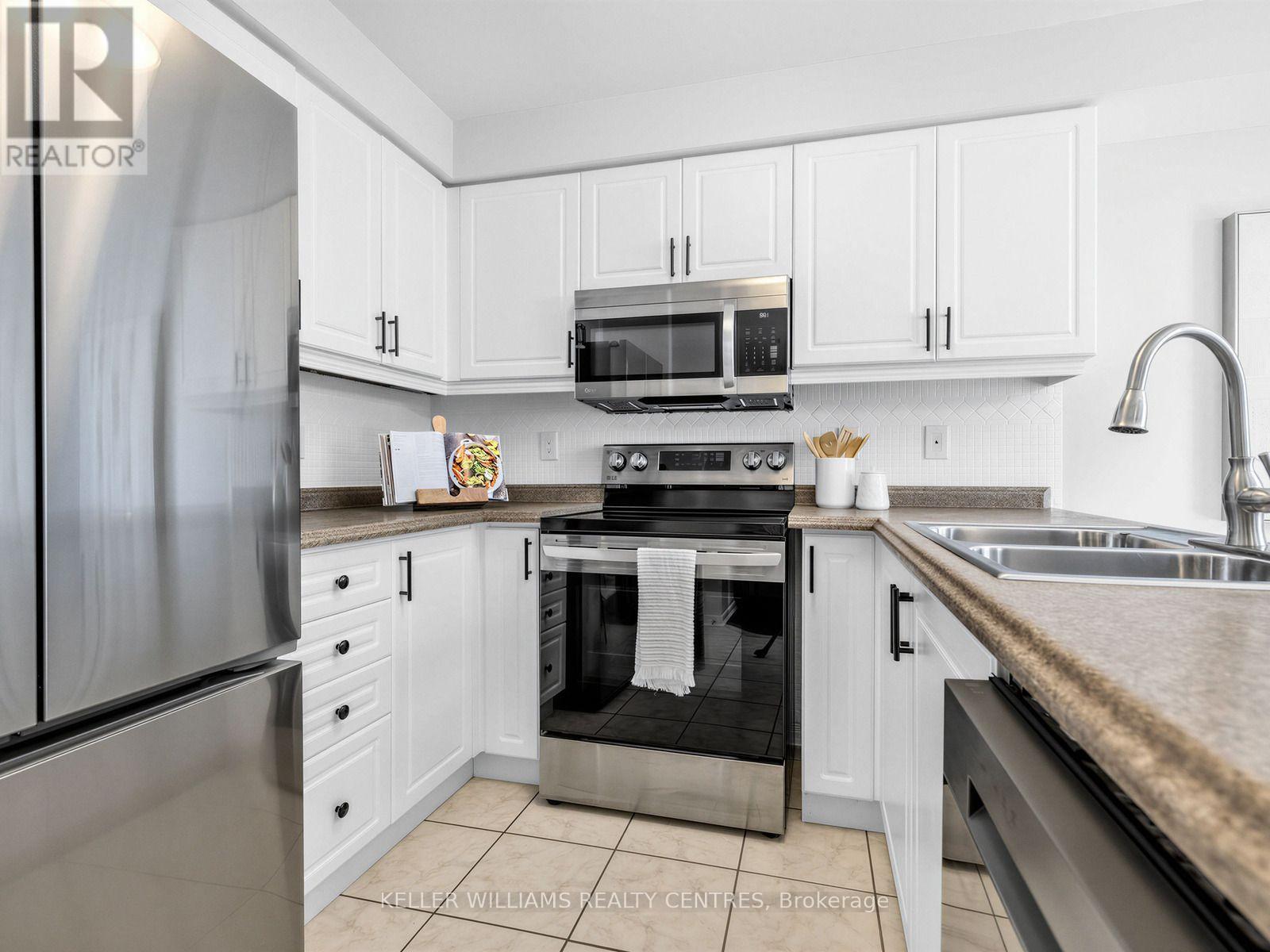 174 Flagstone Way, Newmarket, Ontario  L3X 2Z7 - Photo 13 - N13638144