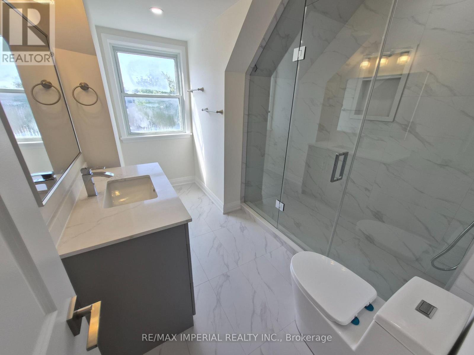 757 Pam Crescent, Newmarket, Ontario  L3Y 5B7 - Photo 17 - N13638150