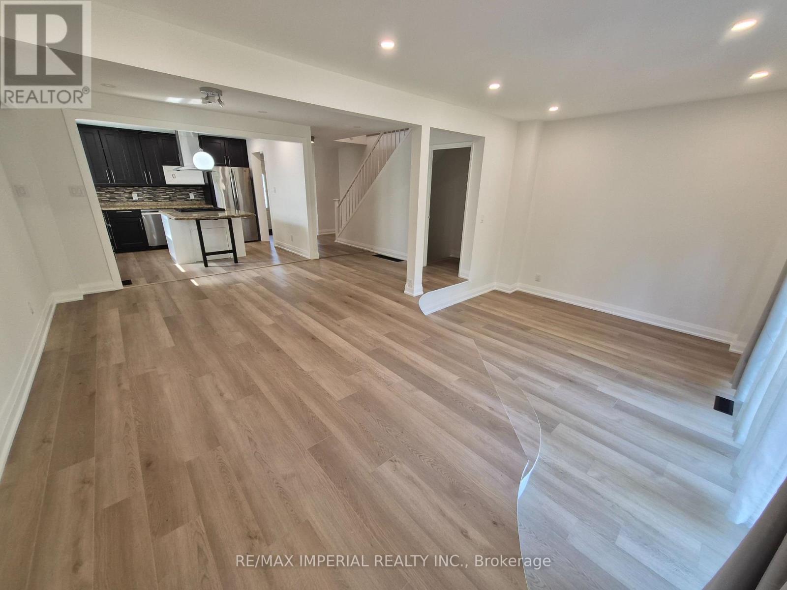 757 Pam Crescent, Newmarket, Ontario  L3Y 5B7 - Photo 9 - N13638150