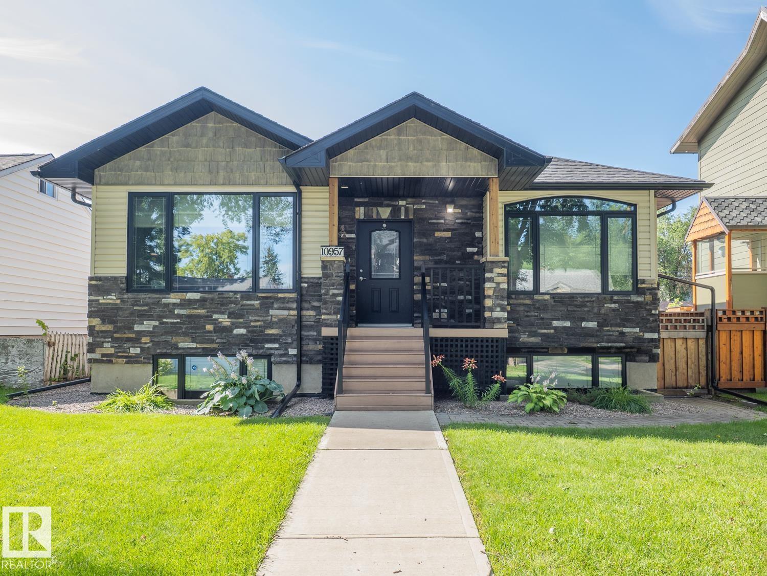 10957 75 AV NW, edmonton, Alberta
