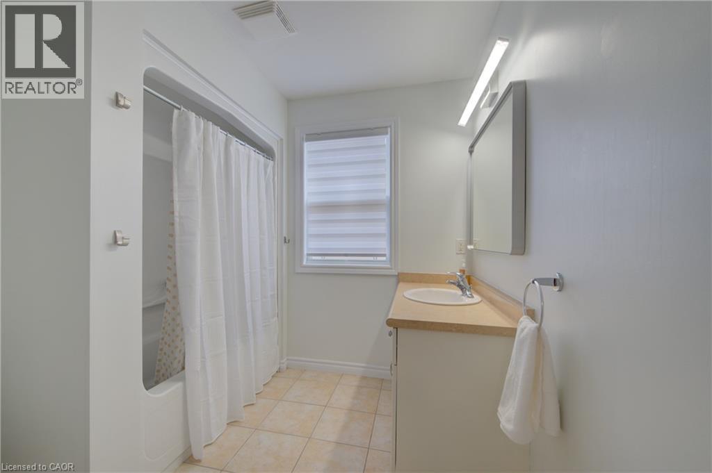 729 Keats Way, Waterloo, Ontario  N2T 2Y2 - Photo 11 - 40852833