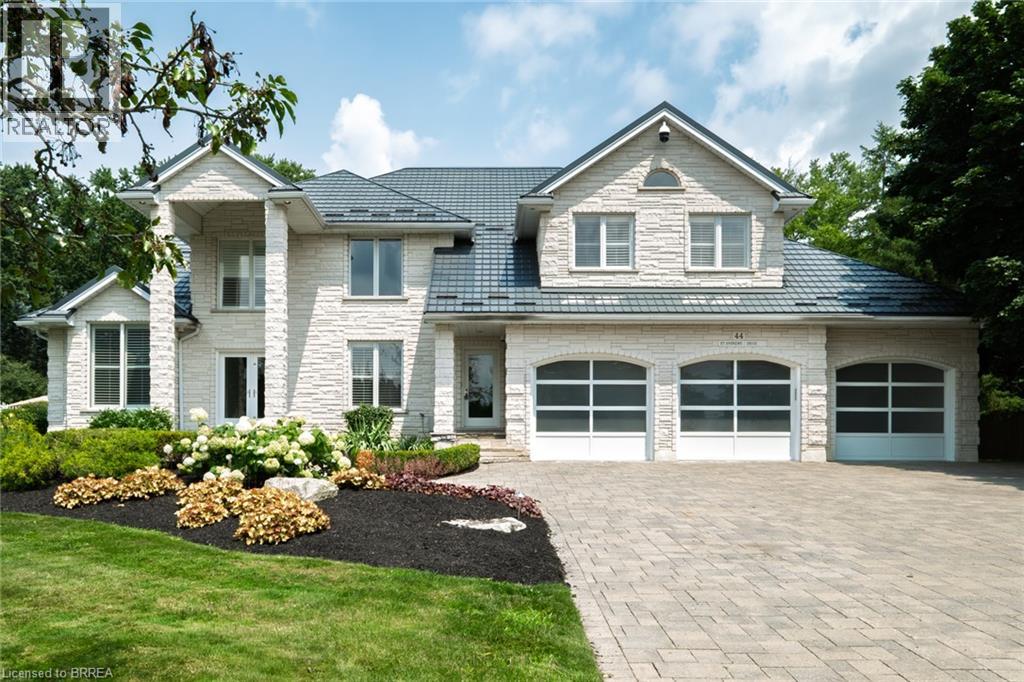 44 ST ANDREW'S Drive, Brantford, Ontario