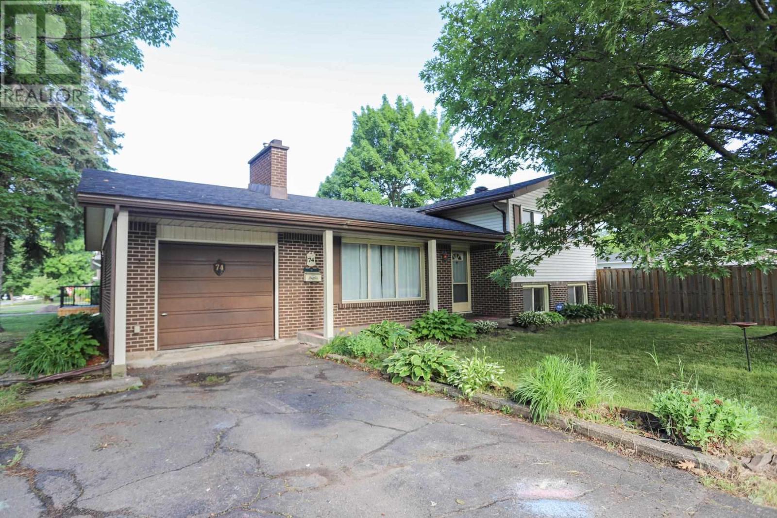 74 Grandriver Cres, Sault Ste. Marie, Ontario  P6B 3S1 - Photo 2 - SM261834