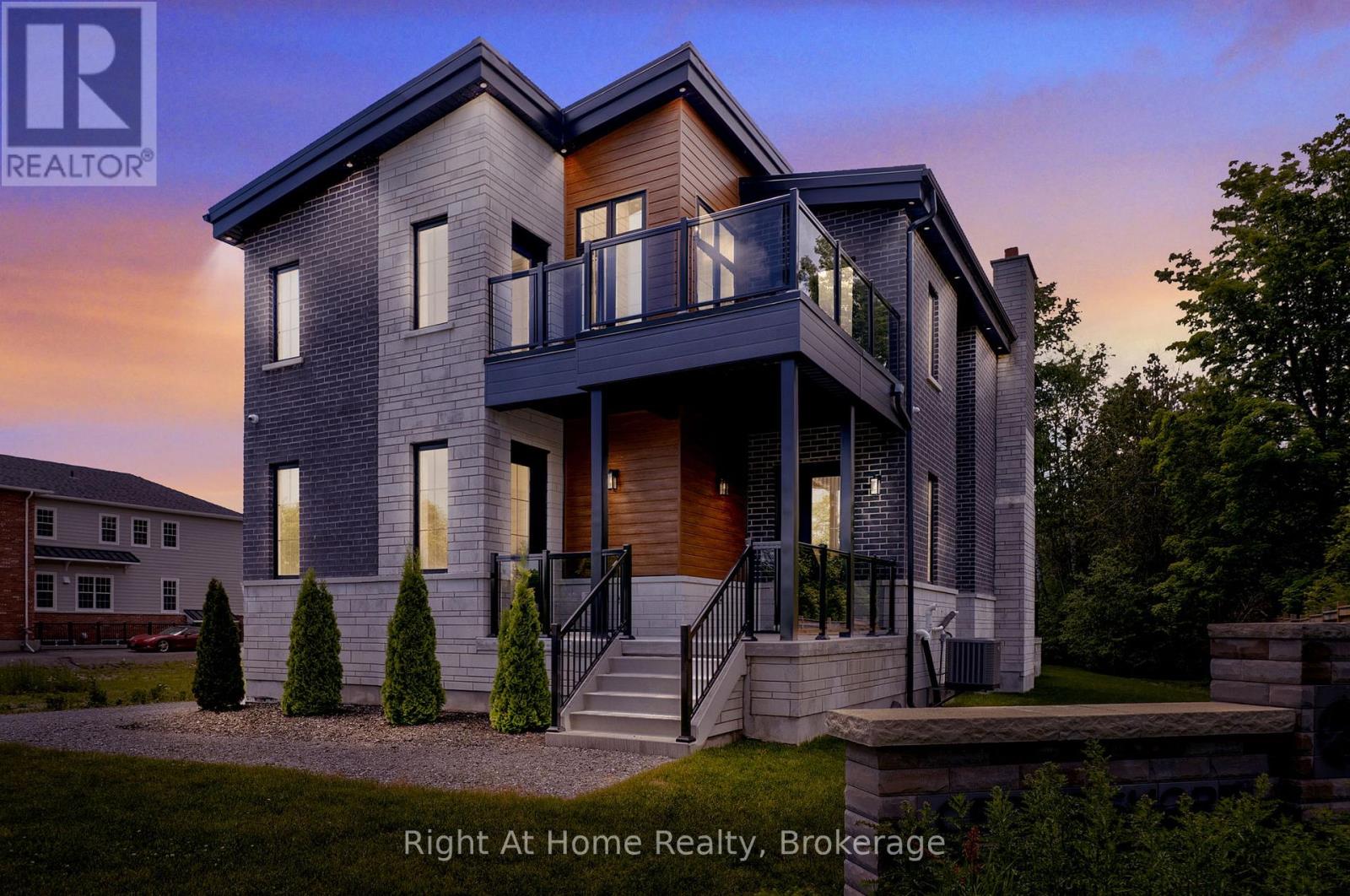 213 SUZANNE MESS BOULEVARD, Cobourg, Ontario