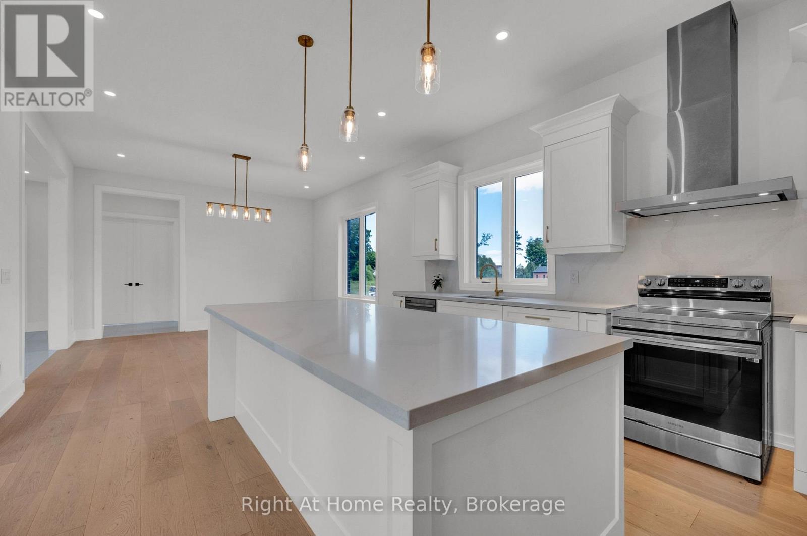 213 Suzanne Mess Boulevard, Cobourg, Ontario  K9A 3L3 - Photo 12 - X13638208