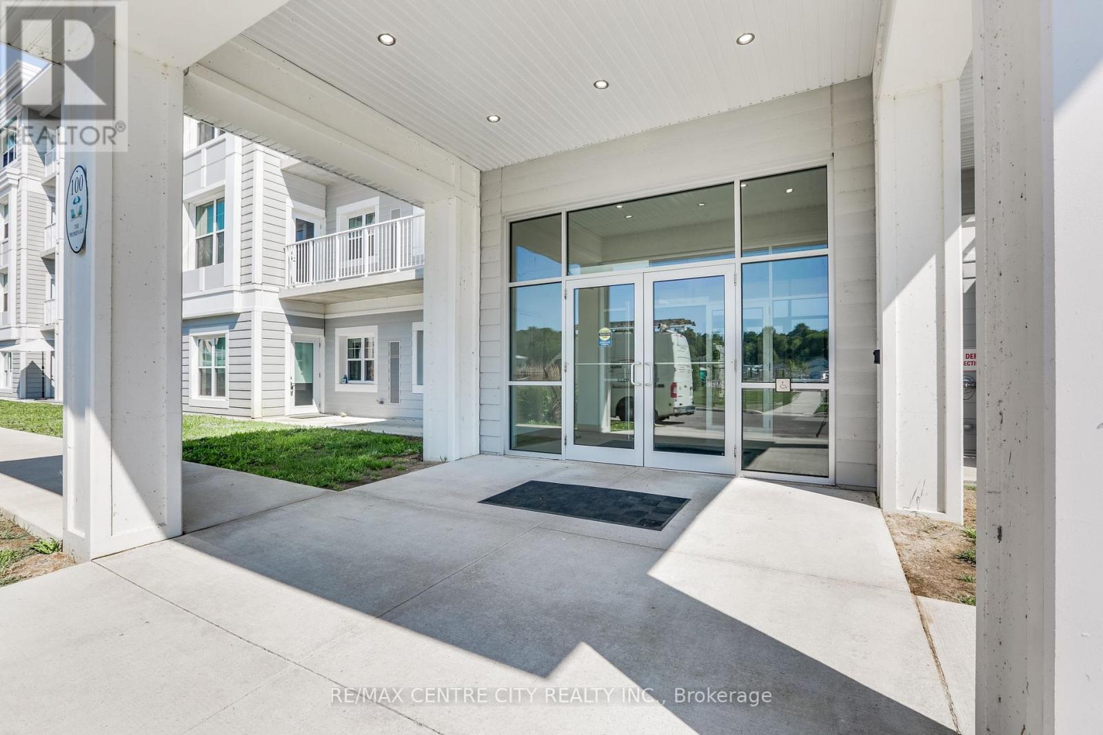 206 - 100 The Promenade, Central Elgin, Ontario  N5L 0B7 - Photo 3 - X13638180