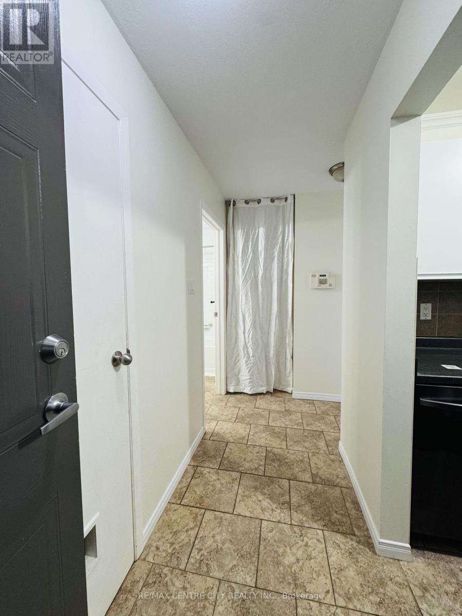 111 - 148 Conway Drive, London South, Ontario  N6E 3N4 - Photo 3 - X13638226