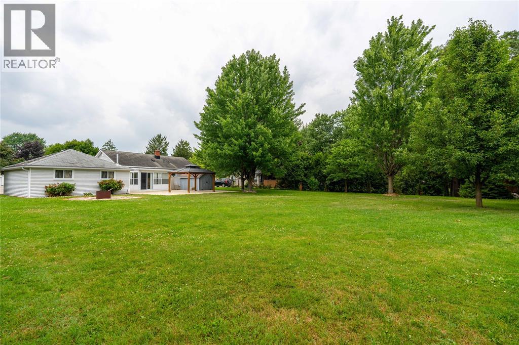 416 Ignatiefna Street, Petrolia, Ontario  N0N 1R0 - Photo 33 - 26018354