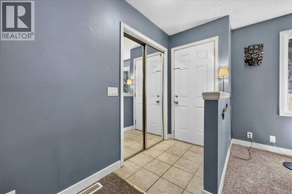 136 Templeview Place NE, Calgary, Alberta  T1Y 3S2 - Photo 5 - A2334269