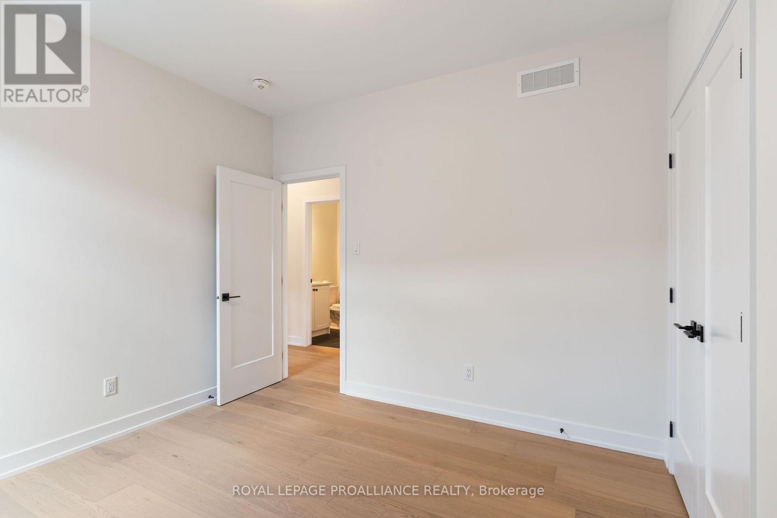 1051 Moore Street, Brockville, Ontario  K6V 0H1 - Photo 10 - X13638240
