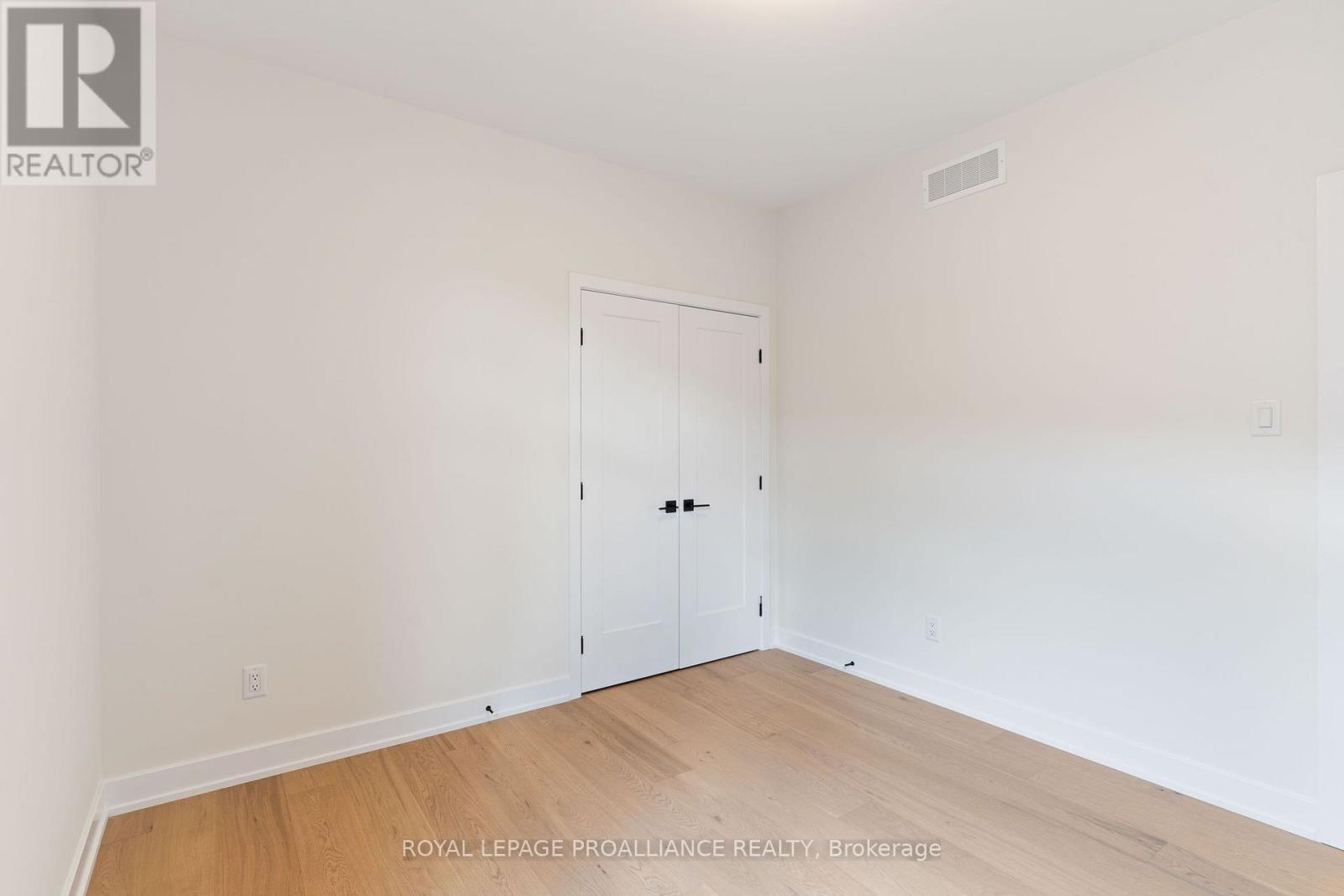 1051 Moore Street, Brockville, Ontario  K6V 0H1 - Photo 13 - X13638240