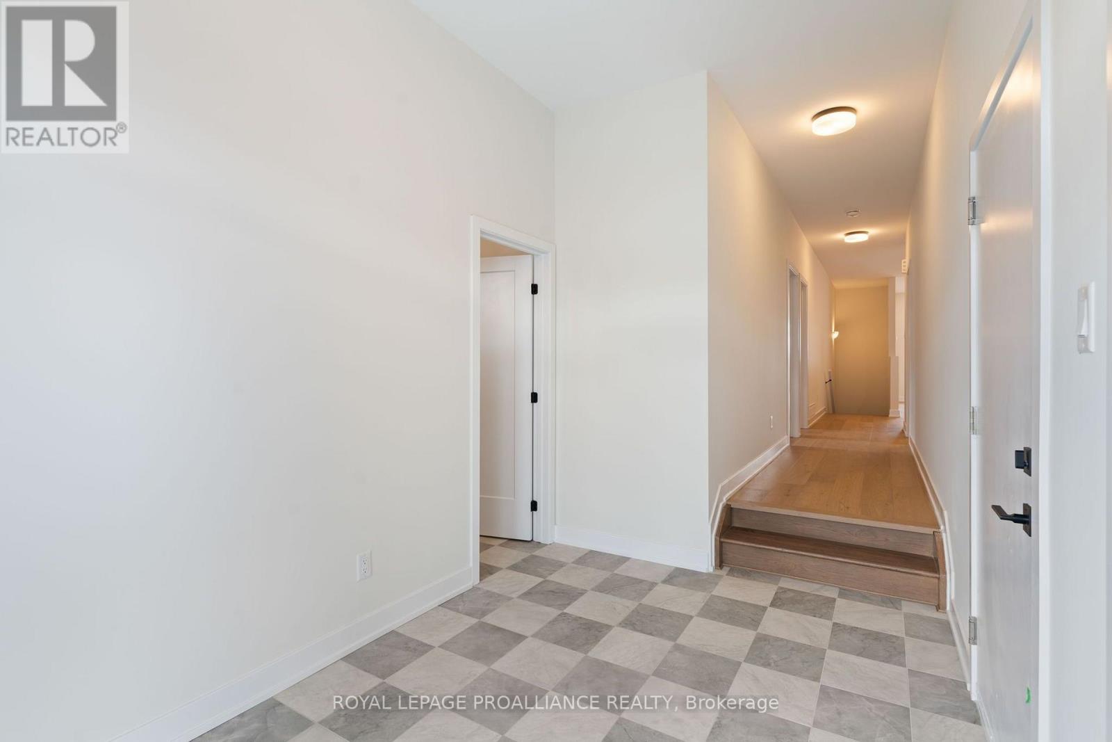 1051 Moore Street, Brockville, Ontario  K6V 0H1 - Photo 5 - X13638240