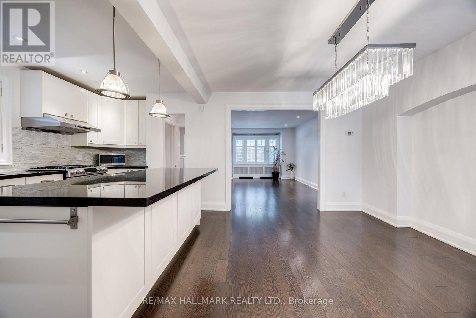 15 Mcnairn Avenue, Toronto, Ontario  M5M 2H4 - Photo 10 - C13638188