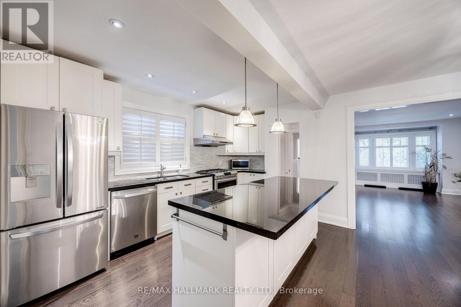 15 Mcnairn Avenue, Toronto, Ontario  M5M 2H4 - Photo 11 - C13638188