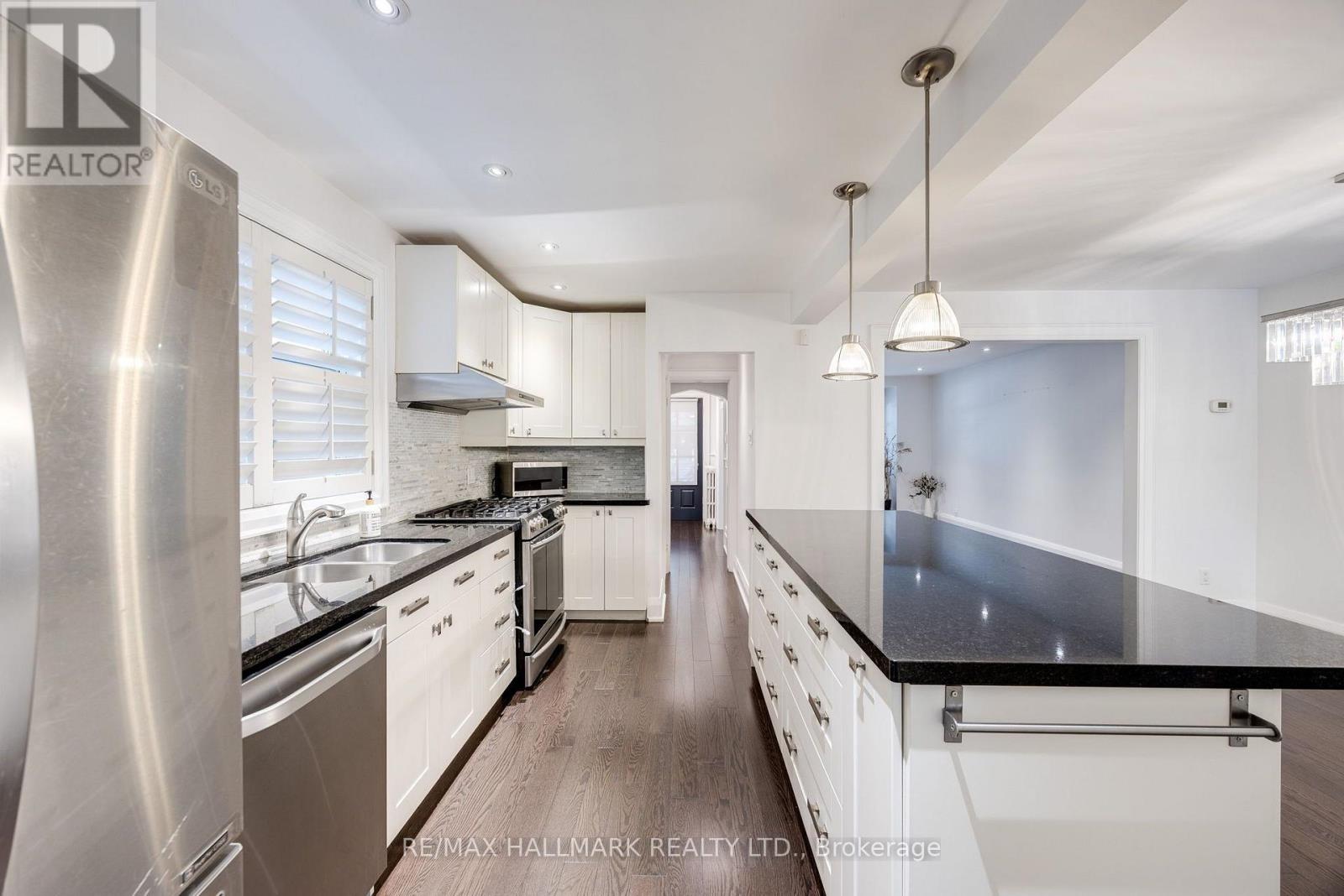 15 Mcnairn Avenue, Toronto, Ontario  M5M 2H4 - Photo 12 - C13638188