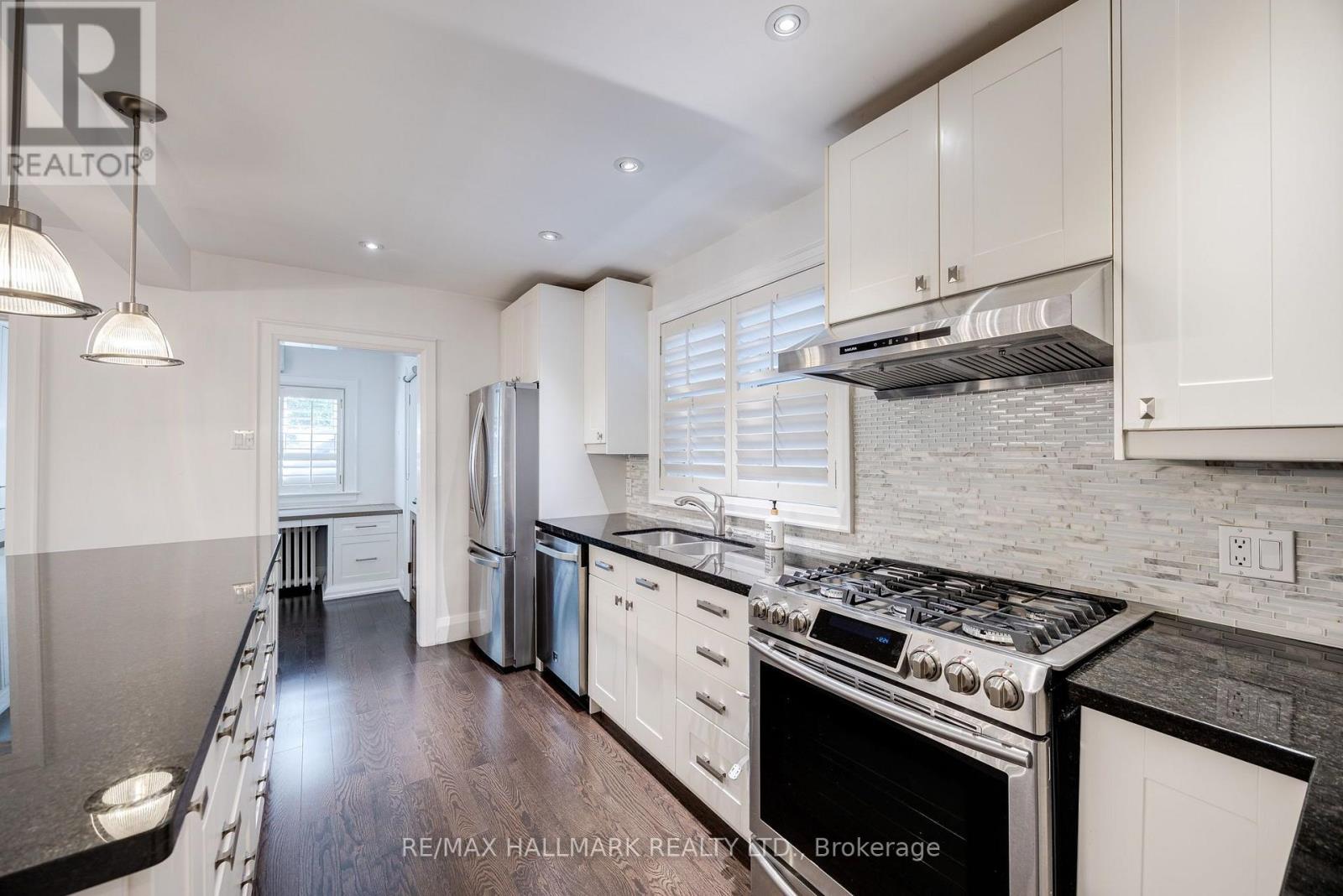 15 Mcnairn Avenue, Toronto, Ontario  M5M 2H4 - Photo 14 - C13638188