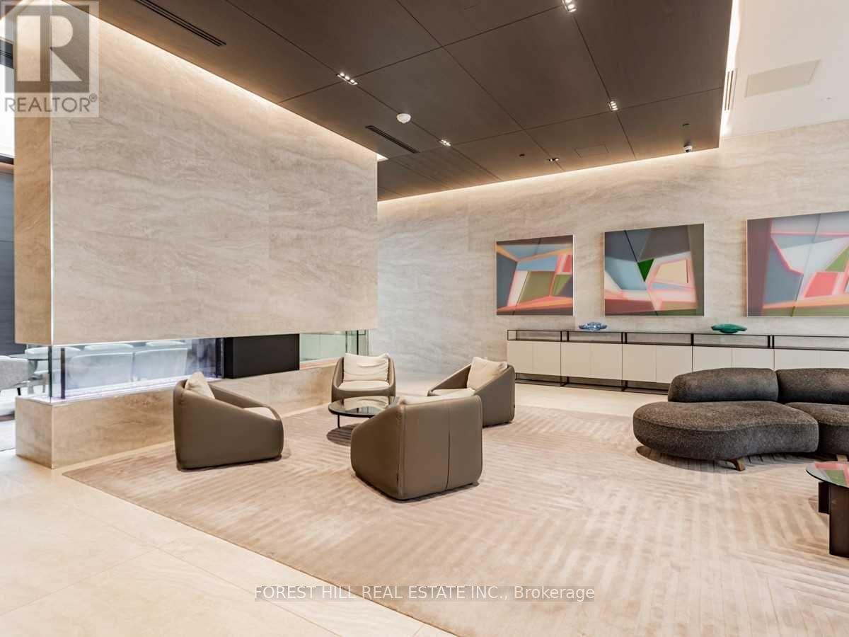 5702 - 2221 YONGE STREET Toronto (Mount Pleasant West), ON M4S 2B4